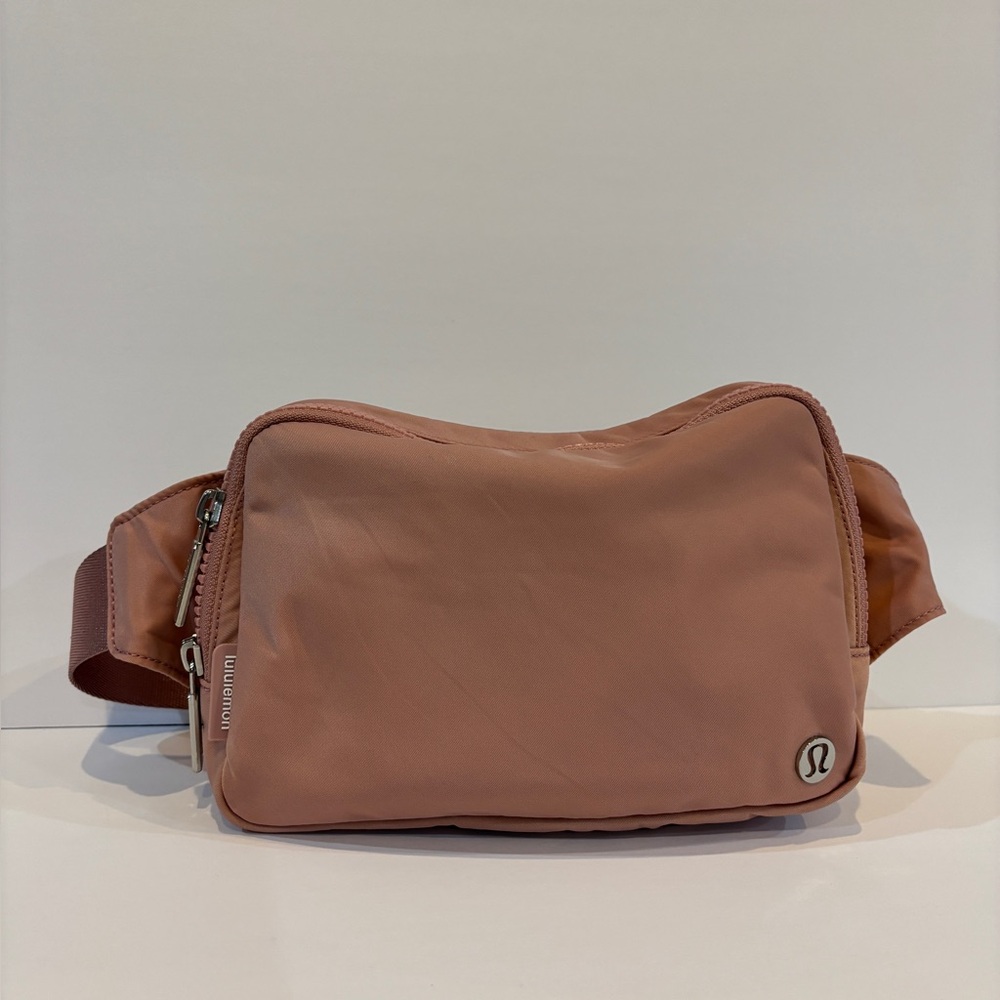 Lululemon Everywhere Belt Bag – Pink / Rose – O/S – Excellent Condition